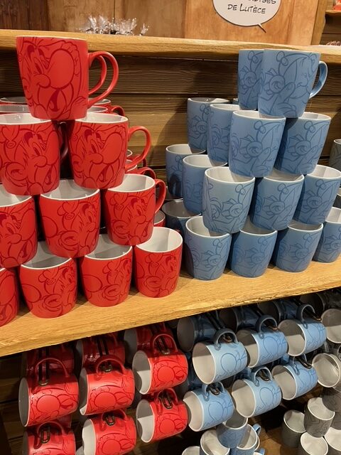parc asterix merch mugs