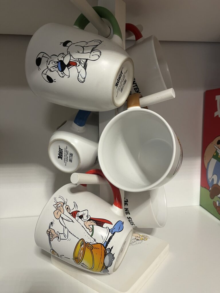 asteix mugs rack